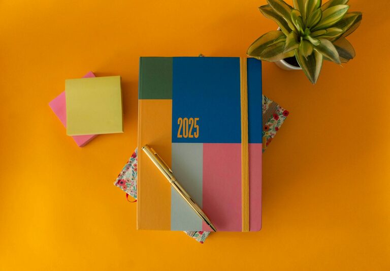 Simple Ways to Personalize Your Workspace for Comfort and Creativity